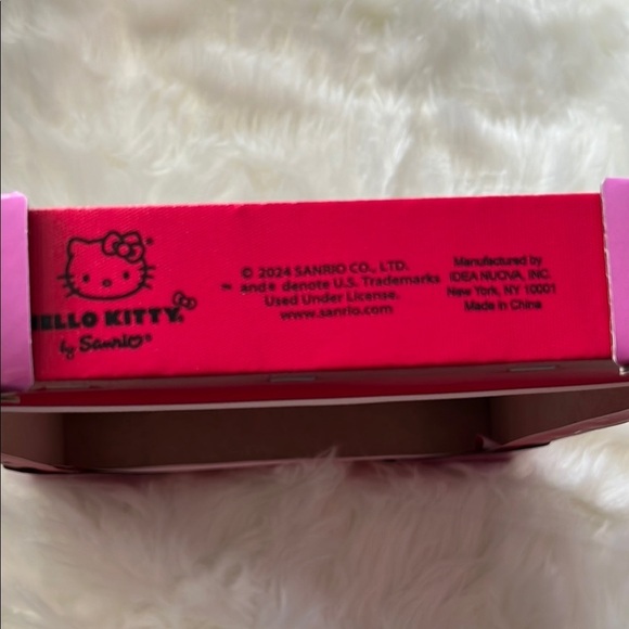 🆕 Hello Kitty Wall Art with Heart Design Love - Picture 3 of 5